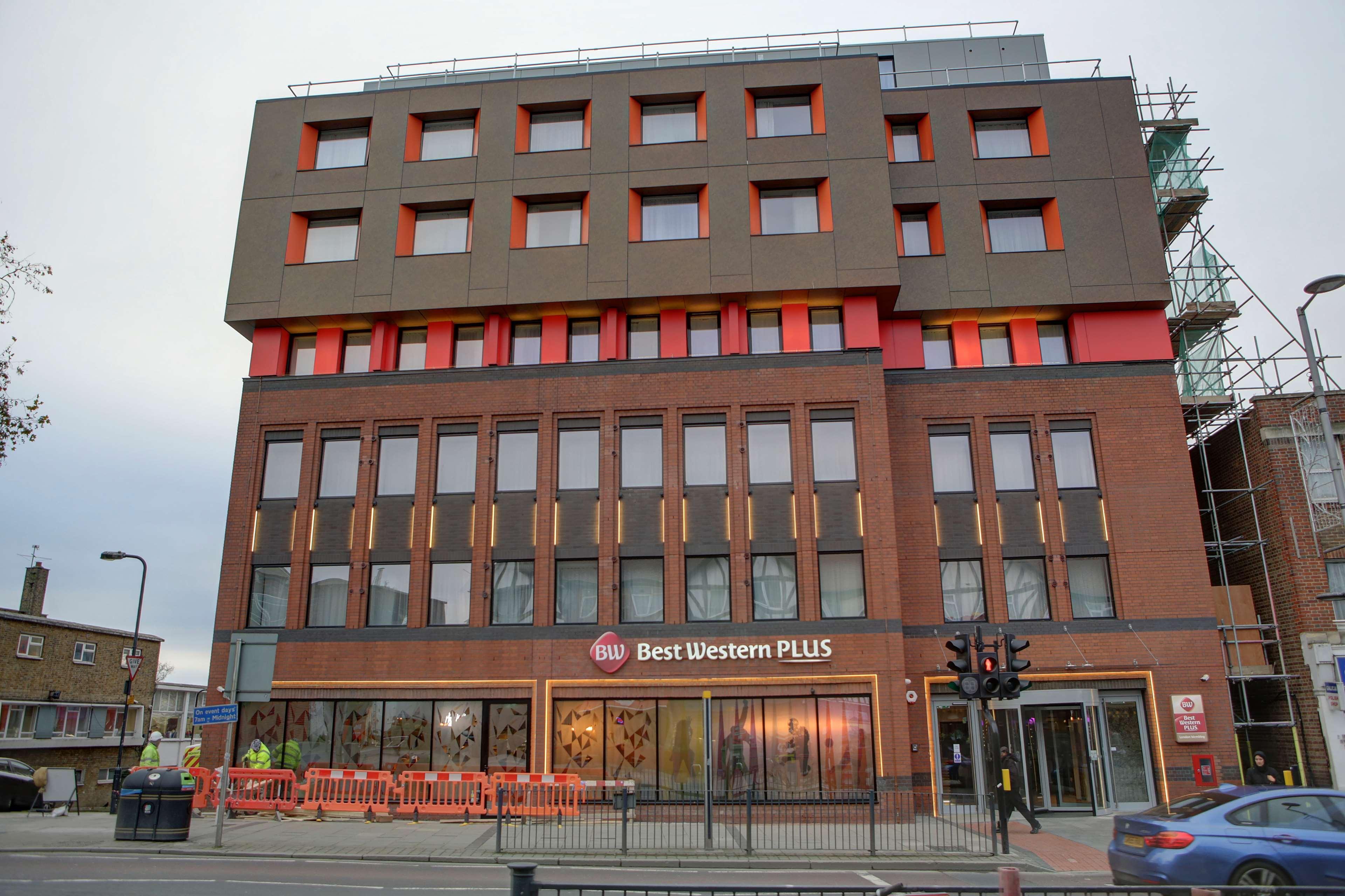 Best Western Plus London Wembley Hotel Екстериор снимка