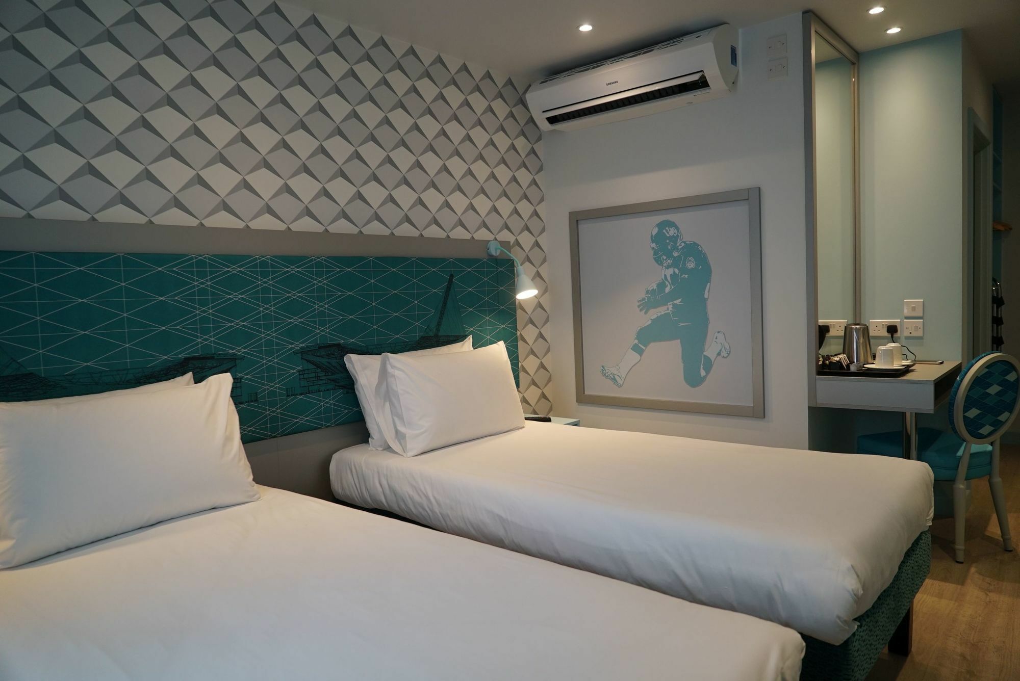 Best Western Plus London Wembley Hotel Екстериор снимка