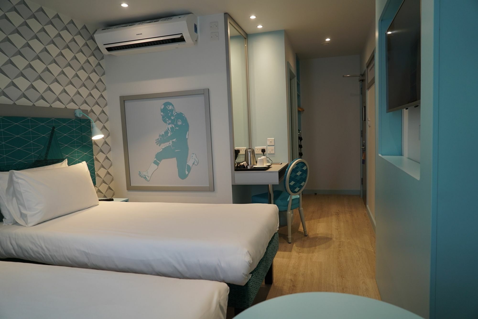Best Western Plus London Wembley Hotel Екстериор снимка